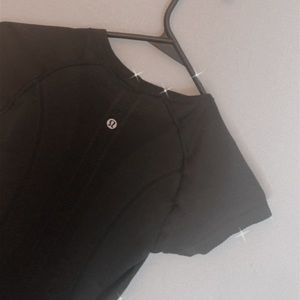 Black lulu swiftly tech shirt